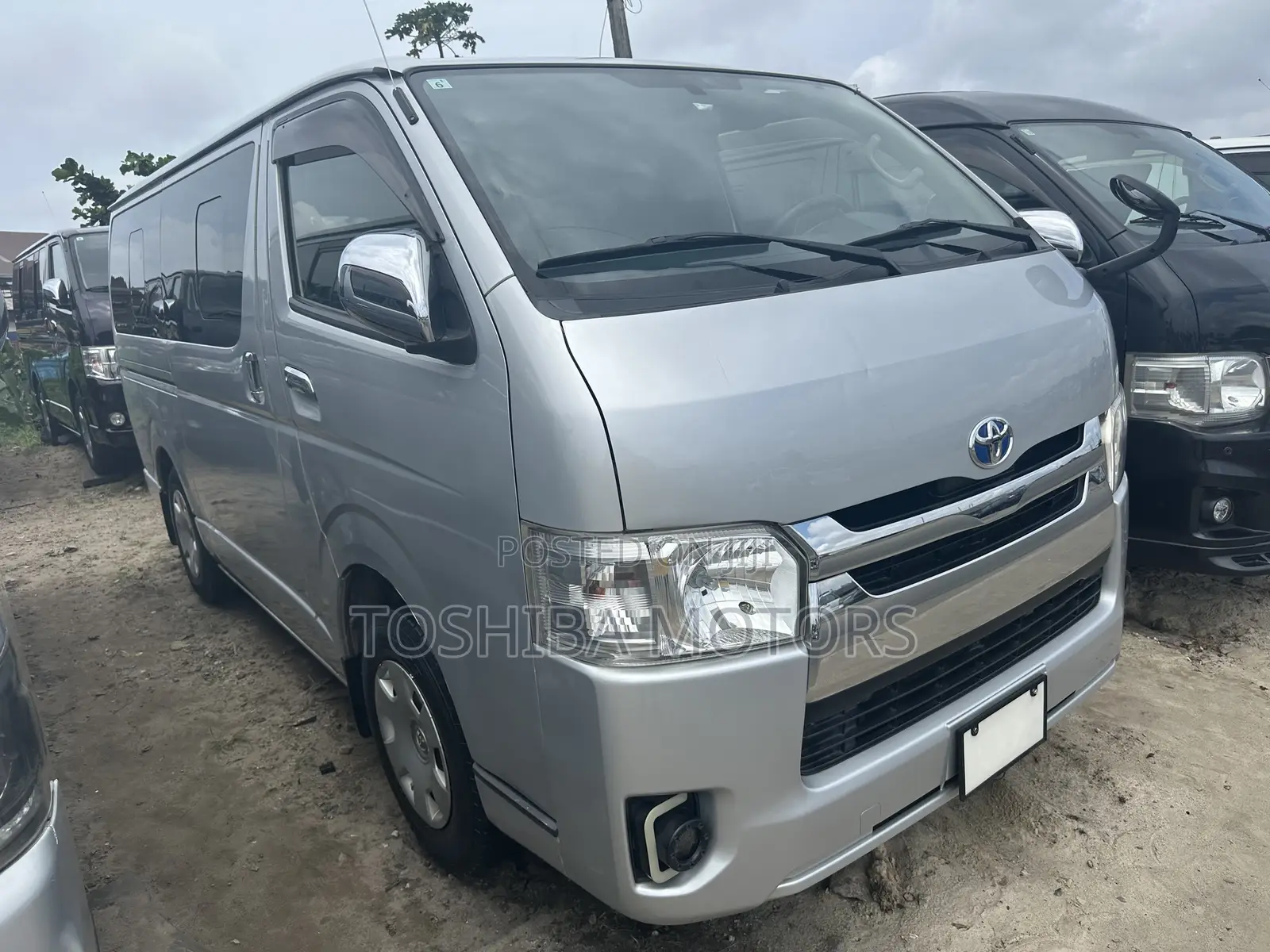 Toyota HiAce 2015 Silver