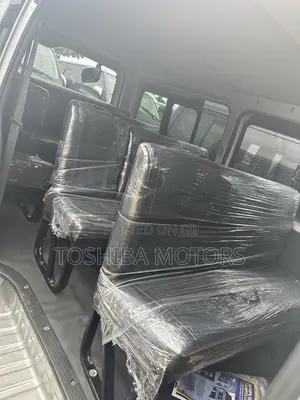 Toyota HiAce 2015 Silver