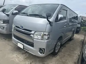 Toyota HiAce 2015 Silver