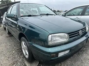 Volkswagen Golf 2000 Green