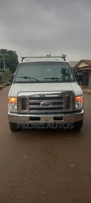 Ford E-250 2013 White