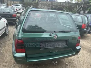 Volkswagen Golf 2002 Green
