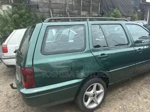 Volkswagen Golf 2002 Green