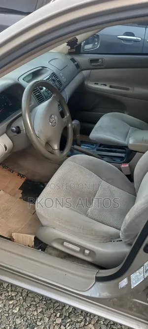 Toyota Camry 2004 Gold