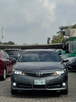 Toyota Camry XLE 4dr Sedan (2.5L 4cyl 6A) 2013 Gray