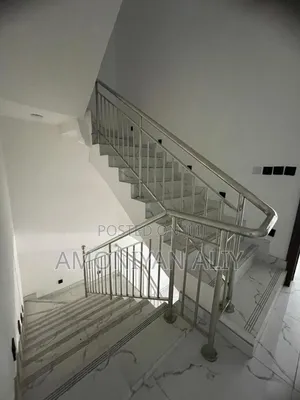 4bdrm House in Private Court, Off Lekki-Epe Expressway for rent