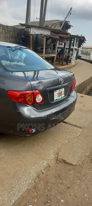 Toyota Corolla 2010 Gray