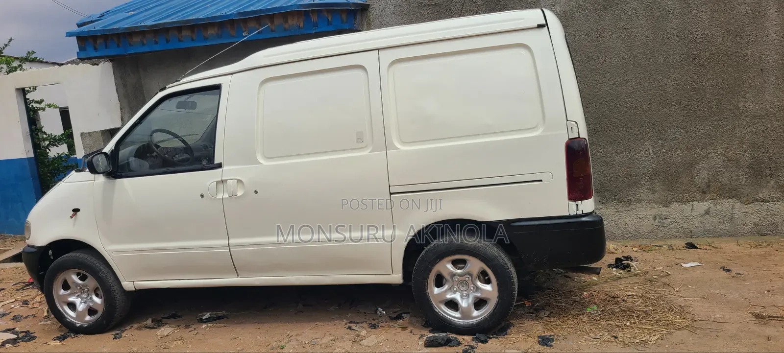 Nissan Caravan (Urvan) 2003 White