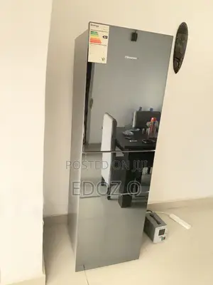 Clean Hisense Mirror Finish Bottom-Freezer Refrigerator