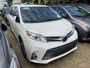 Toyota Sienna XLE Premium AWD 2020 White