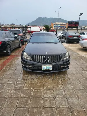 Mercedes-Benz C300 2010 Black