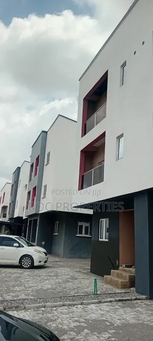 5bdrm Duplex in Wuse 2 for sale