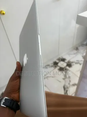 Laptop Apple MacBook 2012 2GB Intel Core i5 SSHD (Hybrid) 72GB