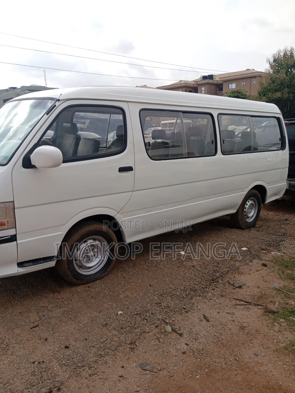Toyota HiAce 2013 White