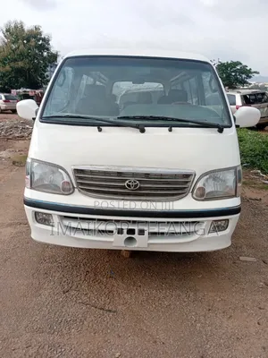 Toyota HiAce 2013 White