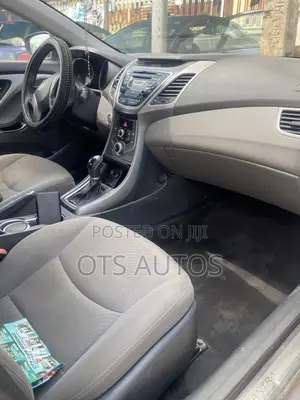 Hyundai Elantra GLS Sedan FWD (1.8L 4cyl 6M) 2013 Gray