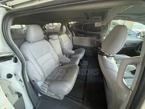 Toyota Sienna 2015 White