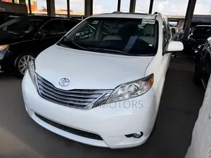 Toyota Sienna 2015 White