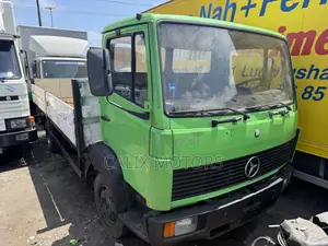 Foreign Used Mercedes Benz 814 Truck.