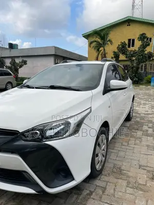 Toyota Yaris L Hatchback 3dr 2017 White