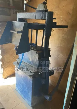 Concrete Block Moulding Machine