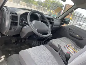 Mazda E2000 2004 Silver