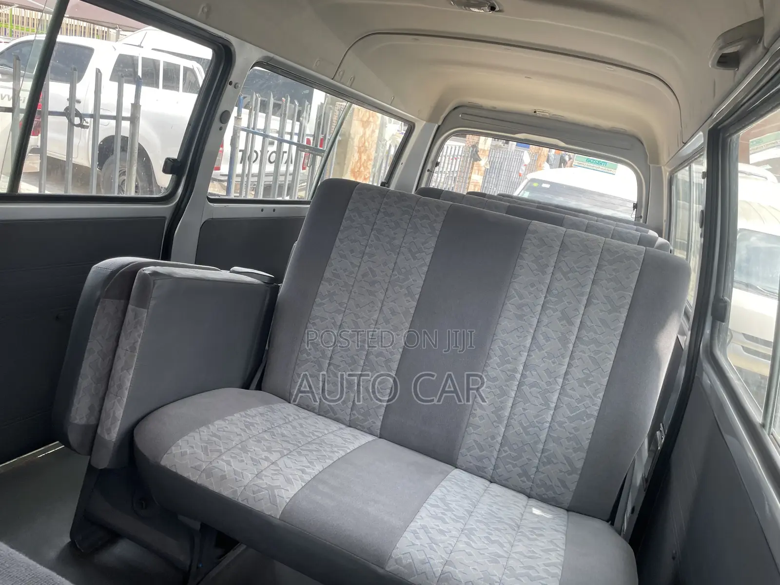 Mazda E2000 2004 Silver