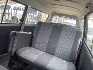 Mazda E2000 2004 Silver