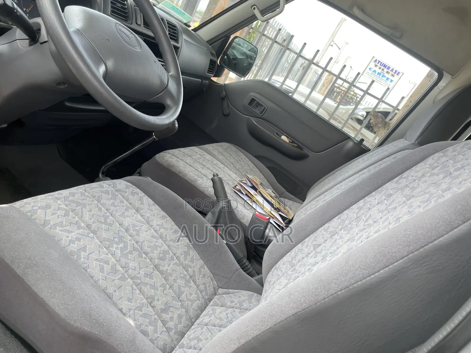 Mazda E2000 2004 Silver