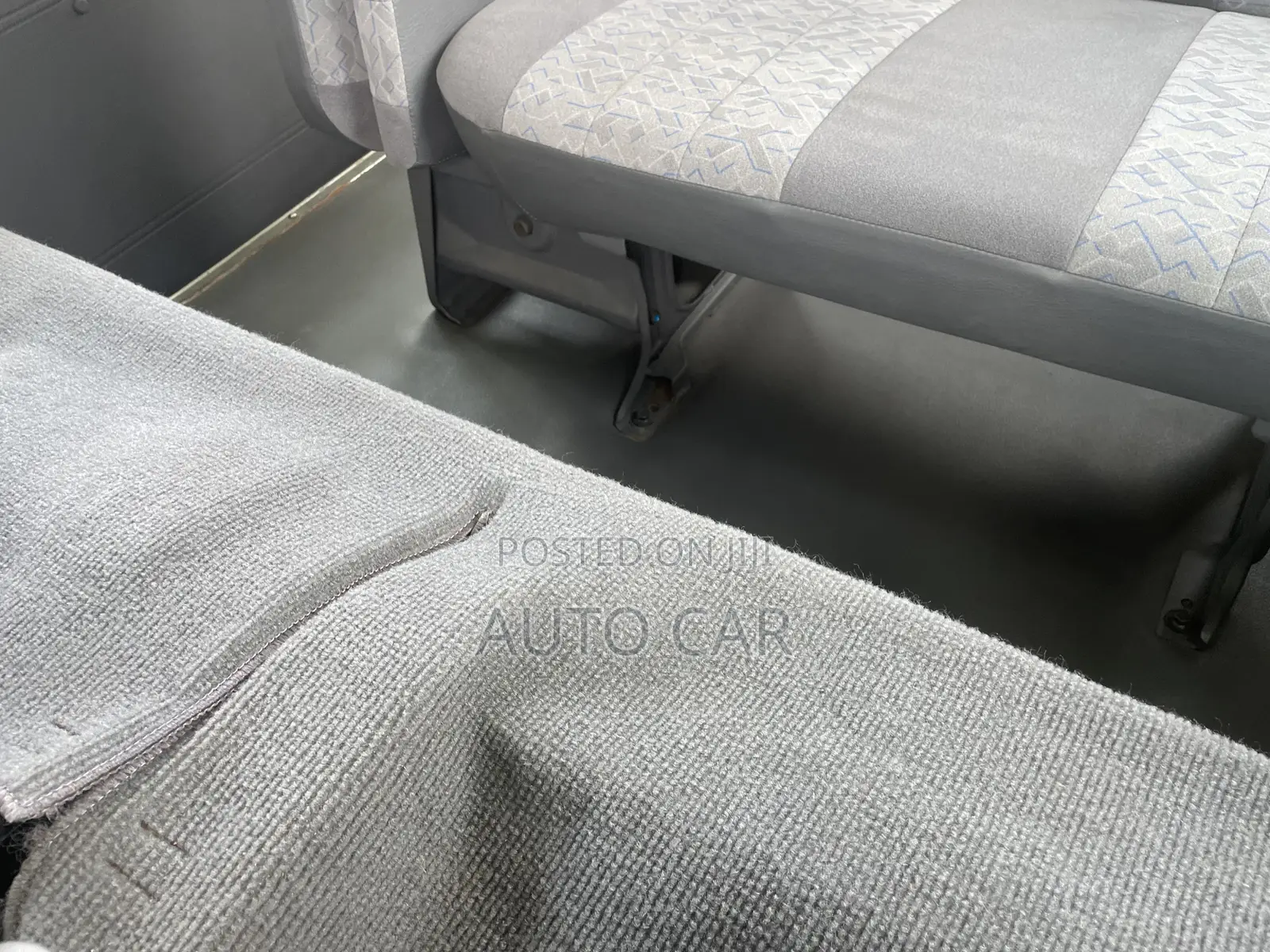 Mazda E2000 2004 Silver