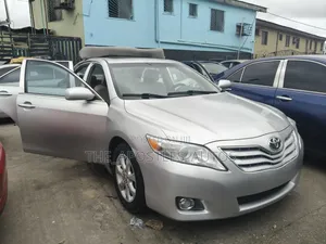 Toyota Camry 2011 Silver