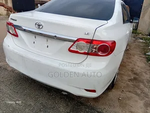 Toyota Corolla 2013 White