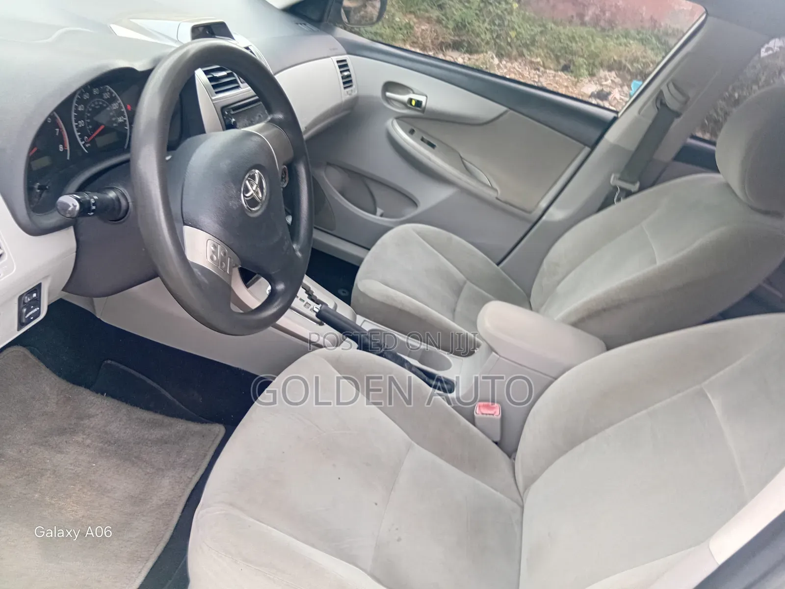 Toyota Corolla 2013 White