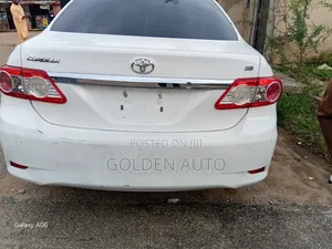 Toyota Corolla 2013 White