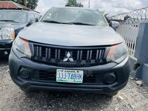 Mitsubishi L200 2016 Silver