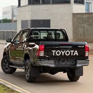 New Toyota Hilux 2026 Black