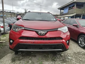 Toyota RAV4 2017 Red