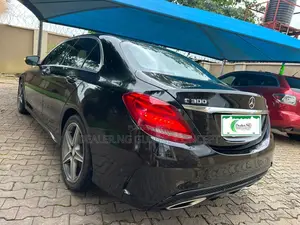 Mercedes-Benz C300 Luxury 4dr AWD 4Matic Sedan (2.0L 4cyl 7A) 2015