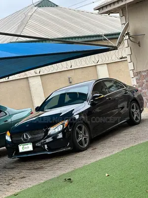 Mercedes-Benz C300 Luxury 4dr AWD 4Matic Sedan (2.0L 4cyl 7A) 2015