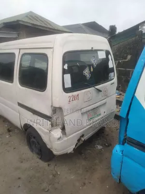 Suzuki Every 2010 White