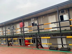 100 Man House Boat