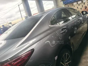 Lexus ES 2017 Gray