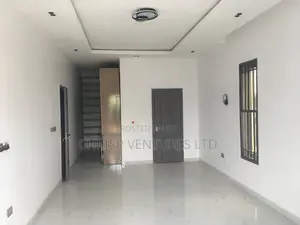 3bdrm Apartment in Ikeja Gra for rent