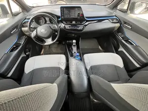 Toyota C-HR 2018 Silver