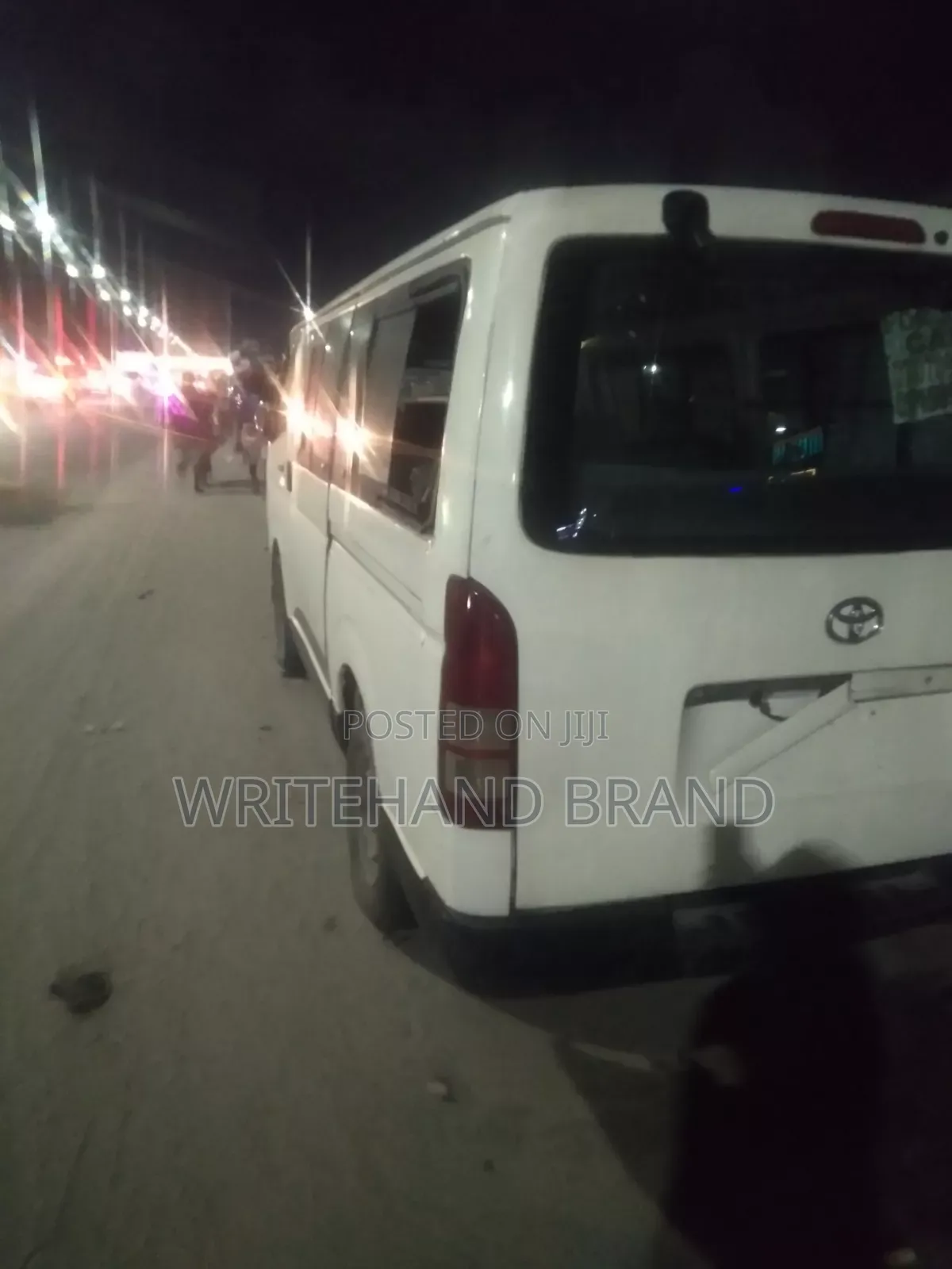 Toyota HiAce 2013 White