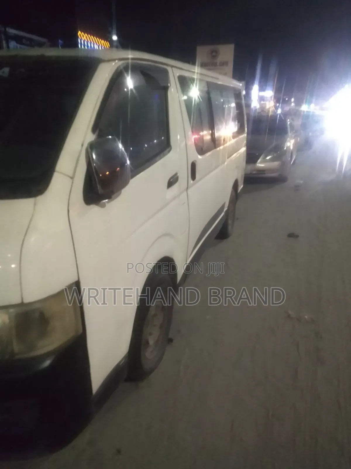 Toyota HiAce 2013 White