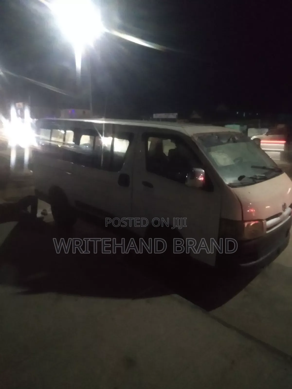 Toyota HiAce 2013 White
