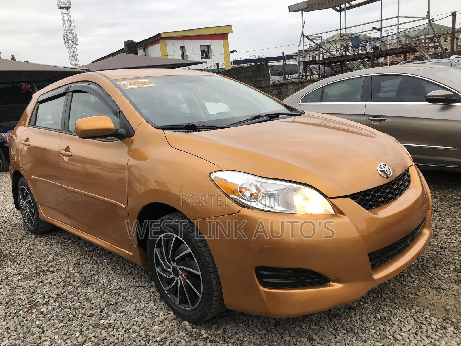 Toyota Matrix 2010 Gold