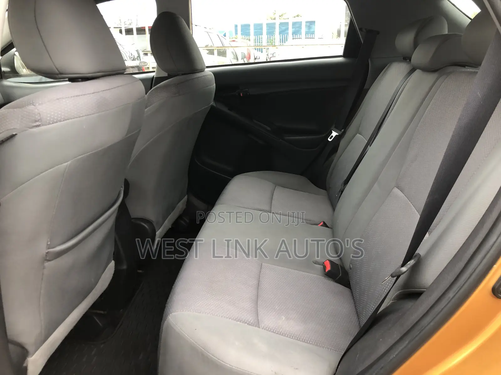 Toyota Matrix 2010 Gold