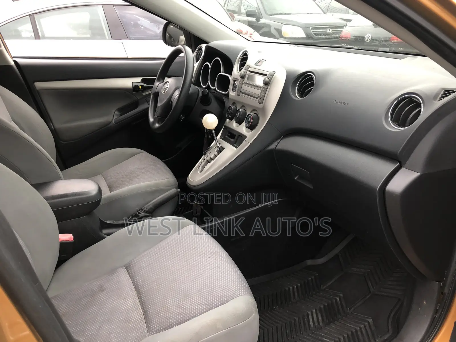 Toyota Matrix 2010 Gold